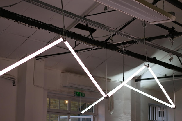 Jak dobrać idealne taśmy LED do sufitu w Twoim domu?