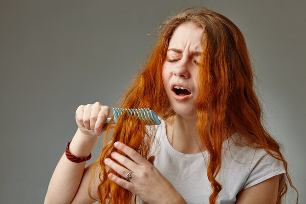 Tajniki pielęgnacji rudych włosów - jak wydobyć ich naturalny blask?