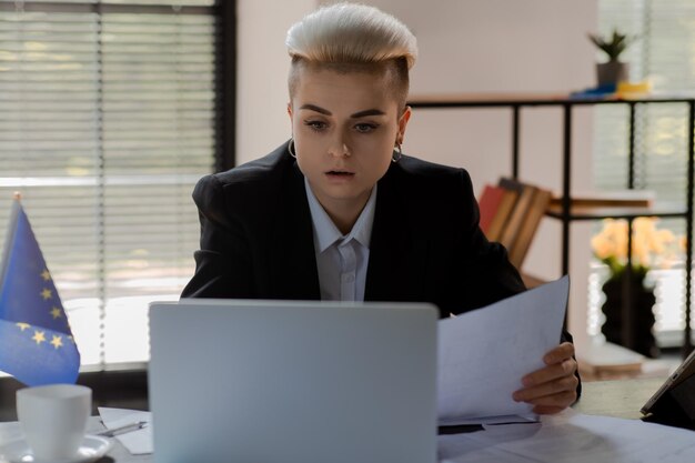 Zarobki doradców podatkowych w Warszawie - ile można faktycznie zarobić?