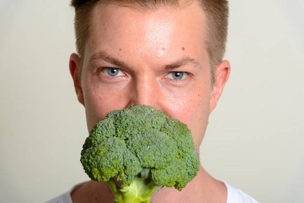 Kto stoi za popularną dietą od brokuła?