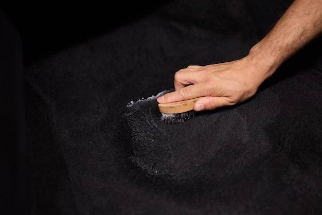 Czym najskuteczniej zetrzeć długopis z eko skóry?