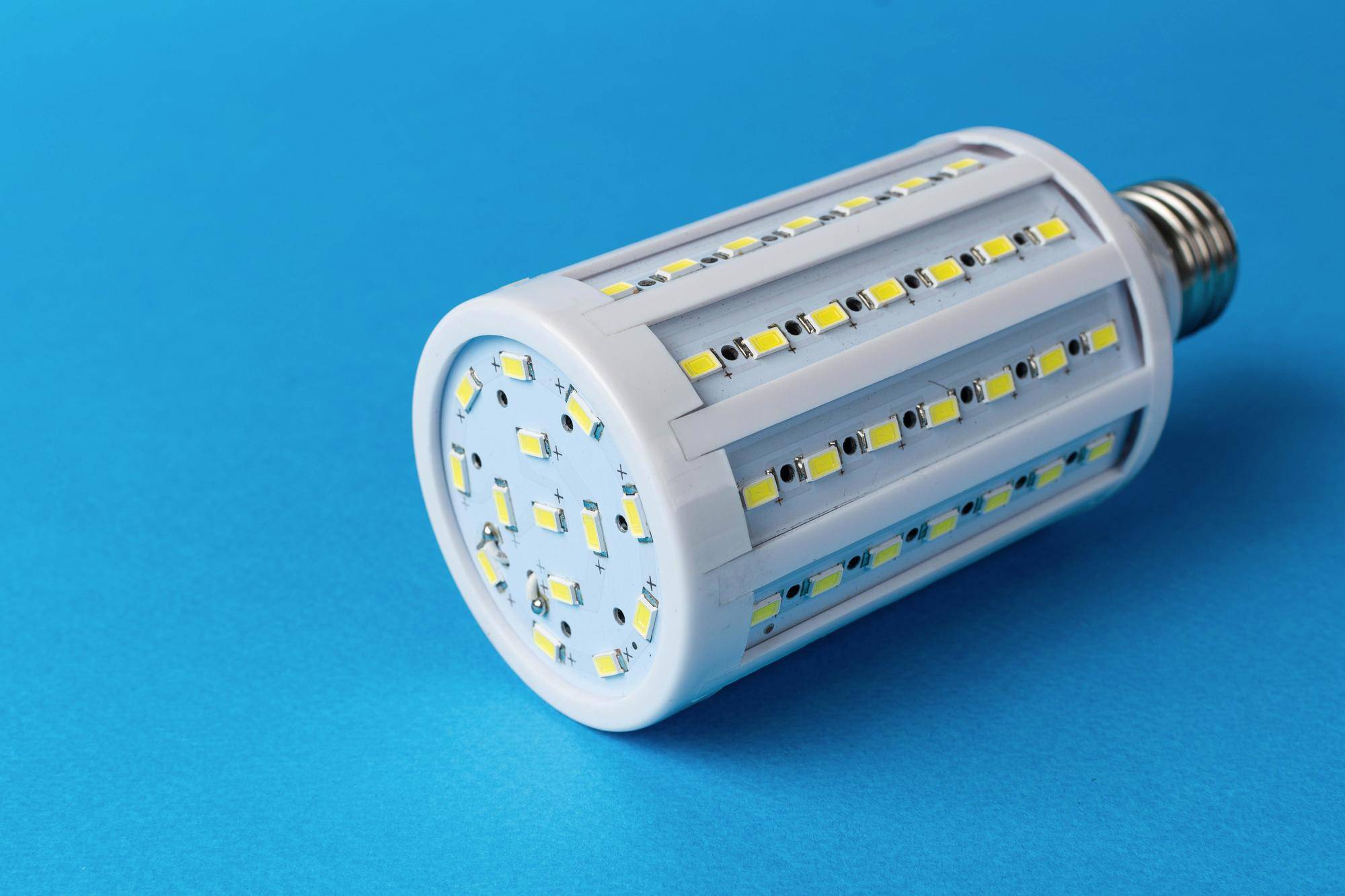 Ile watów ma żarówka LED 4,5W?