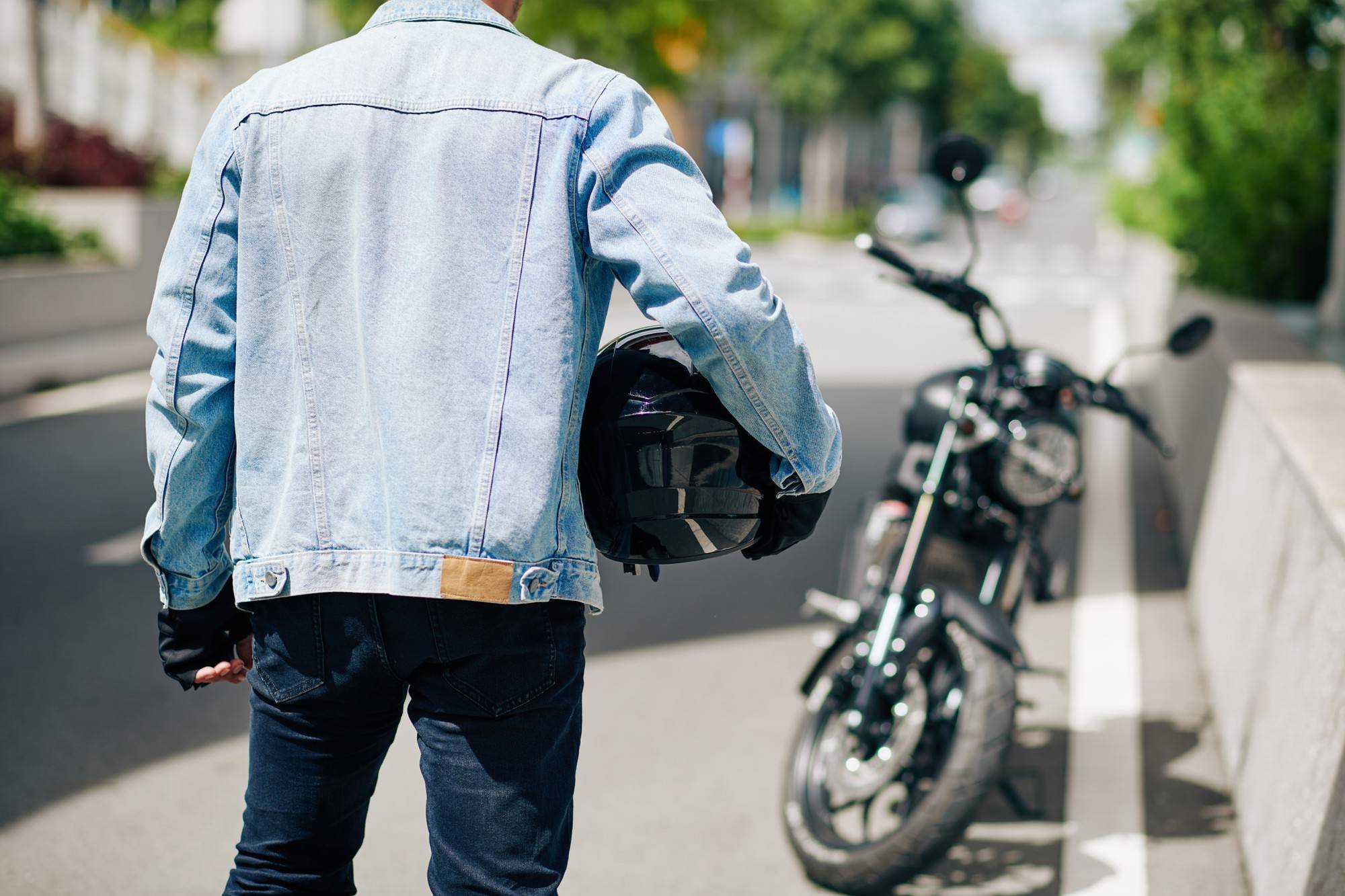 Jak prawidłowo prać ubrania motocyklowe, by zachowały swoje właściwości?
